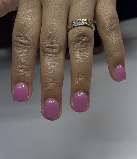 Short Real Nails Manicures, Short Polished Nails, Overlay Nails Black Women, Short Nail Overlay Ideas, Colorful Tattoos For Black Women, Gel Overlay Nails, Shirt Nails, Natural Nails Manicure, Overlay Nails