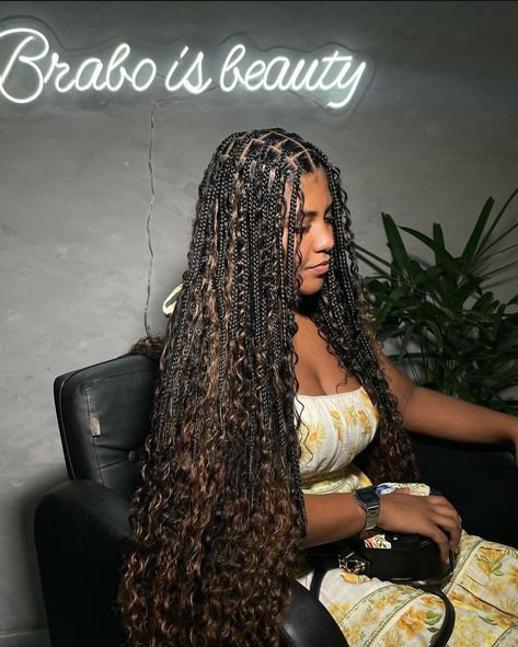 Highlight Goddess Braids, Dark Brown Braids With Highlights, Goddess Braids Dark Brown, Black Braids With Brown Curls, Goddess Braids Black And Brown, Black And Brown Boho Braids, Black Braids With Brown Highlights, Black And Brown Goddess Braids, Dark Brown Goddess Braids