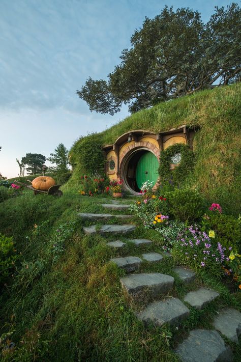 The Shire Lord Of The Rings, Hobbit Shire, Hobbit Village Art, Hobbit Home, The Hobbit Scenery, Hobbit Core, Hobbit Beorn House, Underground House Plans, Case Sotterranee