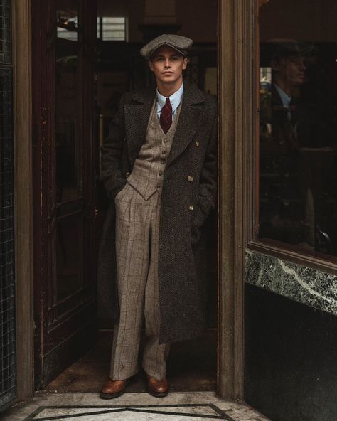 Suits 3 • Instagram British Mens Fashion Classy, English Gentleman Style Vintage, Suit And Overcoat, Vintage Outfits Men Classy, Thomas Farthing, 1920s Suits, Men Fashion Suit, Mens Wool Overcoat, 1930s Men