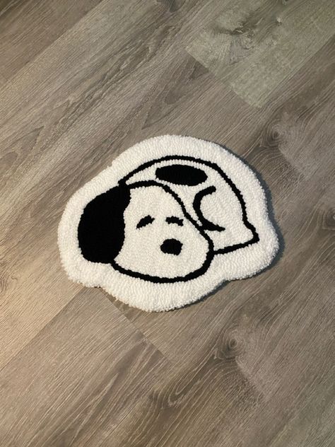 Rug Tufting Diy, Rug Tufting Ideas, Xmas Rug, Tufting Ideas, Tufting Diy, Rug Tufting, Funky Rugs, Bear Rug, Tufted Rugs