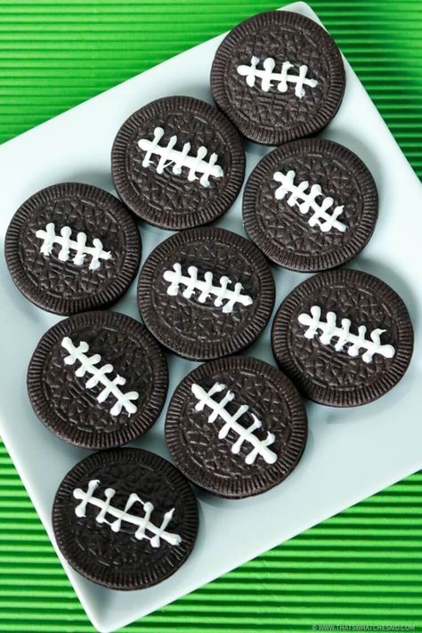 Super Bowl Treats For Kids, Football Field Rice Crispy Treats, Eagles Football Party Ideas, Ohio State Food Ideas Football Parties, Football Rice Krispie Treats Ideas, Eagles Themed Food, Kids Football Party Food, Super Bowl Snacks For Kids, Football Dish Ideas