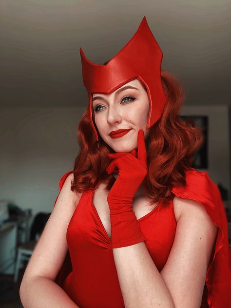 Scarlet Witch Halloween, Red Hair Halloween Costumes, Red Hair Costume, Red Head Halloween Costumes, Cosplay Gloves, Scarlet Witch Costume, Scarlet Witch Cosplay, Halloween 23, Witch Cosplay