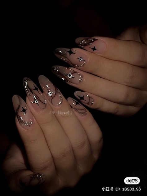 Unique Nails Black, Black And Chrome Star Nails, Black Xiaohongshu Nails, Nail Art Designs Fancy, Sagittarius Birthday Nails Designs, Dark Square Nail Designs, Black Long Nails With Gems, Cute 21st Birthday Nails, Emo Nail Ideas Short