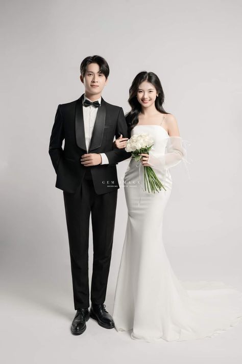 Korea Wedding Photoshoot, Pre Weeding Pose Photography, Wedding Photos Studio, Prewed Studio, Prewedding Studio, Prenup Photos Ideas, Christian Wedding Gowns, Wedding Photo Background, Pageant Costumes