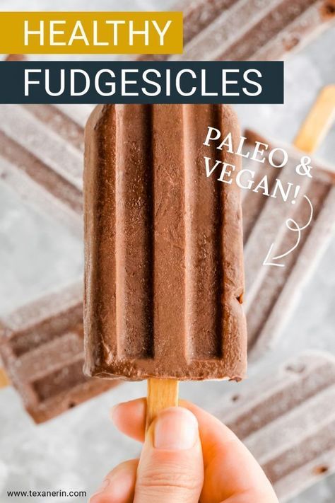 Healthy fudgesicles are delicious! These paleo and vegan friendly fudgesicles are rich, creamy, chocolatety and oh so good! Once you make this recipe for yourself, you will NEVER buy store bought again! #paleo #vegan #healthy #recipes #dessert #homemade Healthy Fudgesicles, Homemade Fudgesicles, Fudgesicle Recipe, Fudge Popsicles, Diy Popsicles, Healthy Fudge, Banana Popsicles, Healthy Chocolate Banana, Fudge Pops