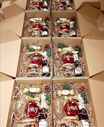 Christmas Gift Box Ideas For Women, Company Christmas Gift Ideas, Bridesmaid Proposal Christmas, Christmas Gift Box Ideas, Diy Dollar Tree Christmas Crafts, Dollar Tree Christmas Crafts, Joululahjat Diy, Diy Dollar Tree Christmas, Diy Christmas Gifts For Friends