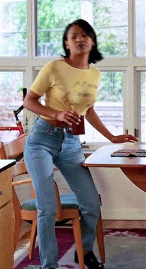 Nina Mosley Love Jones, Nina Love Jones Style, Nia Long 90s Love Jones Outfits, Nia Long Love Jones Outfits, 90s Attire Black Women, Love Jones Nia Long, Mia Long 90s, Nia Long Fashion, In Living Color Fashion 90s