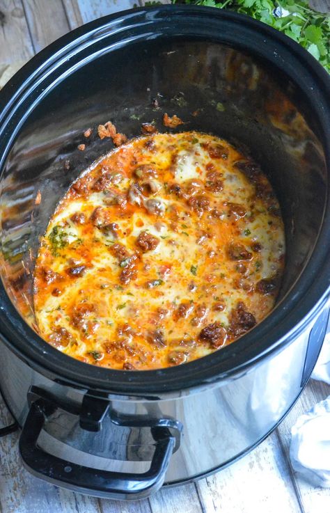 Chorizo Queso Fundido, Caso Fundido Recipe, Crockpot Queso Fundido, Queso Blanco Dip With Chorizo, Queso Fundido Crockpot, Homemade Queso Fundido, Queso Fundido With Chorizo Crockpot, Chorizo Fundido Dip, Queso Flameado Recipe