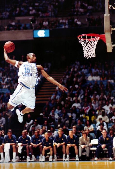 Vince Carter North Carolina Dunk Tarheels Basketball, Vince Carter, Unc Basketball, Basketball History, Unc Tarheels, Basketball Is Life, Basketball Photography, Basketball Star, Nba Legends