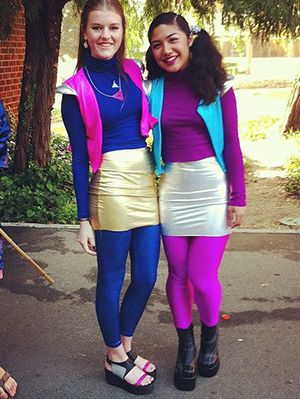 15 DIY '90s Movie Character Halloween Costume Ideas For Girls | Gurl.com 90s Inspired Halloween Costumes, Best Friend Costumes, Bestie Ideas, Movie Character Halloween, College Costumes, 2015 Halloween Costumes, Character Halloween Costumes, 90s Halloween Costumes, Friend Costumes