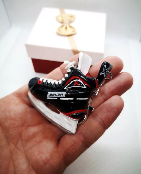 Custom Hockey Gifts Keychain Ice Hockey Skates Hockey Mom Best Gift Hockey Idea - Etsy Hockey Gifts For Boyfriend, Hockey Bf Gifts, Hockey Keychain, Personalized Hockey Gifts, Hockey Team Gifts, Hockey Ornaments, Hockey Kids, Hockey Skates, Hockey Gloves