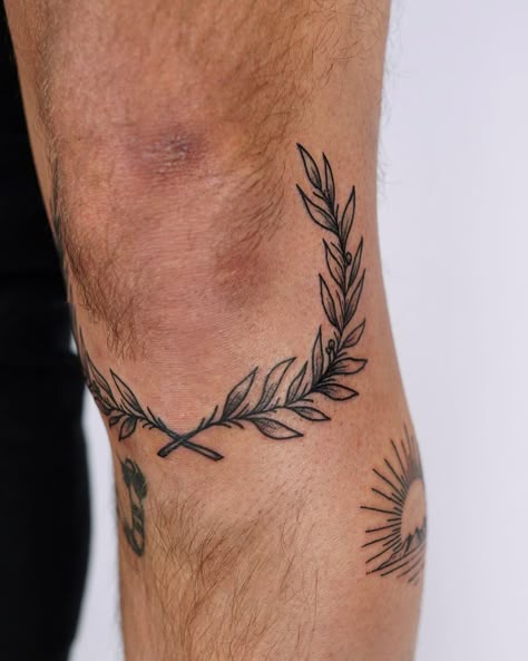 Simple Leg Tattoos, Gladiator Tattoo, Wreath Tattoo, Gallery Tattoo, Forearm Band Tattoos, Elbow Tattoos, Leg Tattoo Men, Greek Tattoos, Simple Tattoo