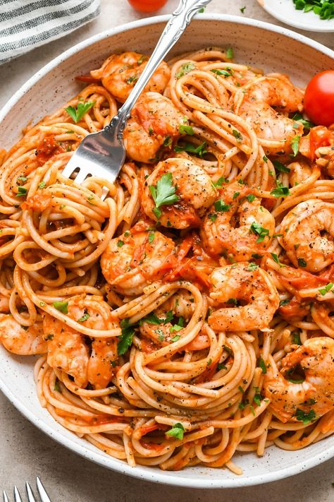 Burst Cherry Tomato and Shrimp Pasta Pasta Dairy Free, Healthy Noodle Recipes, Easy Pesto Pasta, Quick Soup Recipes, Quick Soup, Quick Pasta Recipes, Cherry Tomato Pasta, Fresh Cherry, Recipe Gluten Free