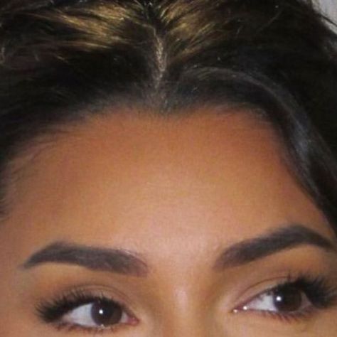 OWN Beauty Essentials on Instagram: "SUPREME INDIVIDUALS 

Applying sizes 14, 12, 10mm to the outer corner to give a stunning, elongated + lifted eye.

The super talented @kaylaaperez_ on super beauty @ellamayding 

#OWNbeautyessentials" Beauty Essentials, How To Apply, Beauty, Instagram