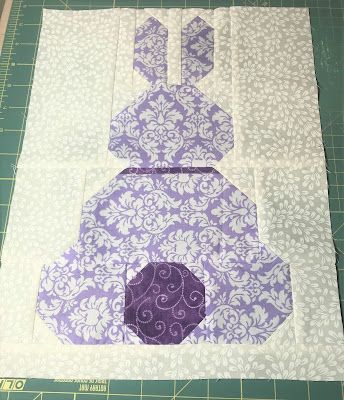 My Sewing Room: Country Bunny block Creative Quilting, Lavender Bunny, Bunny Friends, Room Country, Two Color Quilts, Bunny Quilt, Scrappy Quilt Patterns, Spring Quilts, Quilt Block Patterns Free