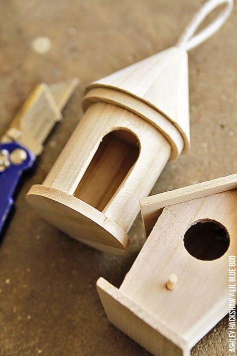 How to make a fairy house from a small birdhouse Make A Fairy House, Make A Fairy, Fairy House Diy, Bird House Kits, Fairy Garden Crafts, Fairy Garden Designs, Mini Fairy Garden, Faeries Gardens, Fairy Crafts