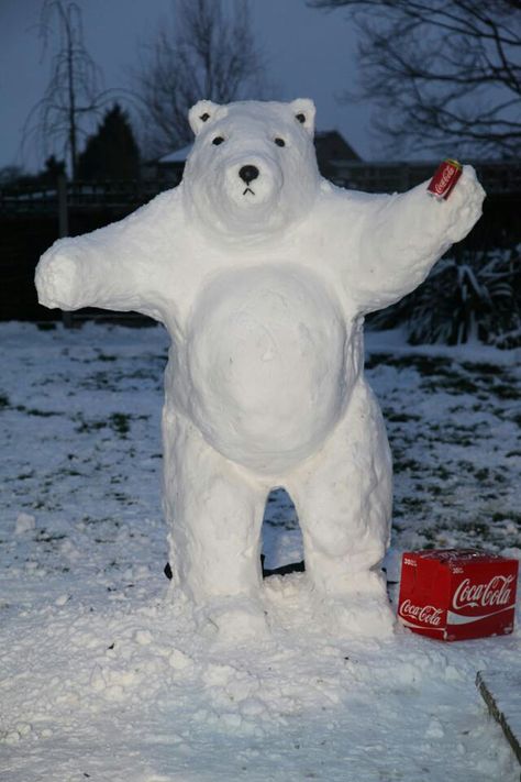 Coca Cola Polar Bear, Snow Animals, Snow Bear, Funny Snowman, Ice Art, Snow Sculptures, I Love Snow, Winter Schnee, Snow Art