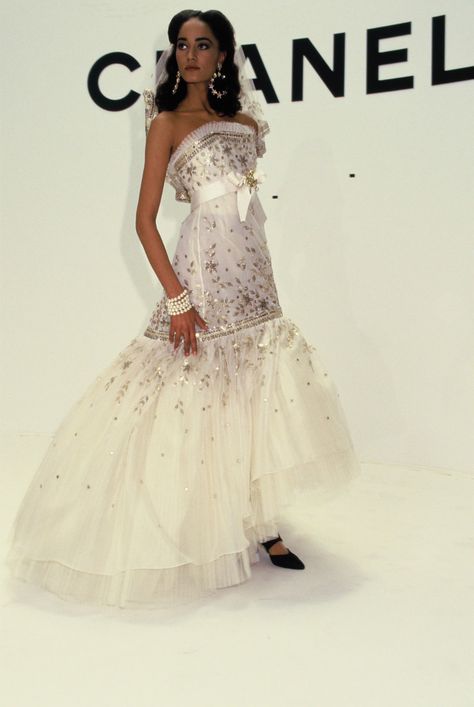 Spencer 2021, Chanel Wedding Dress, Vintage Runway Fashion, Runway Gowns, 90s Runway Fashion, Runway Fashion Couture, Vintage Runway, Chanel Dress, Haute Couture Dresses