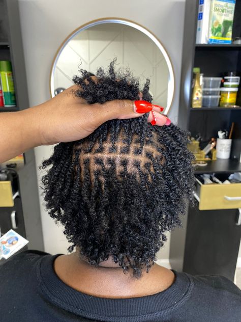 Microlocs On 4c Hair, Microlocs Installation, Mirco Locs, Tiny Locs, Micro Locks, Pink Locs, Bald Hair Growth, Braided Designs, 4c Natural Hairstyles Short