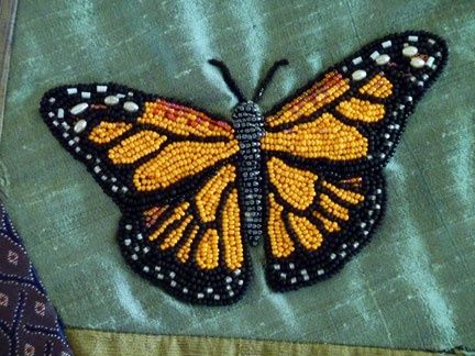 Cute Idea Motifs Perler, Bead Embroidery Tutorial, Beadwork Designs, Beadwork Patterns, Beaded Crafts, Bead Embroidery Jewelry, Embroidery Jewelry, Beaded Animals, Beaded Brooch