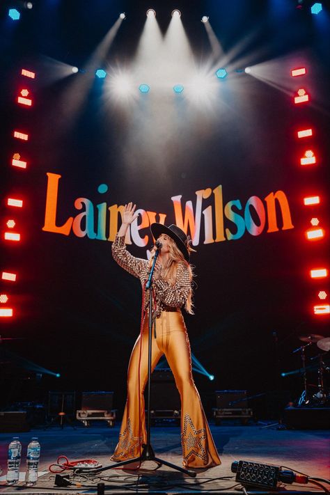 Lainey Wilson Whirlwind, Lainey Wilson Wallpaper Iphone, Lainey Wilson Wallpaper Aesthetic, Lainey Wilson Backgrounds, Country Singers Women, Lainey Wilson Album Cover, Jelly Roll Country Singer, Lainey Wilson Poster, Laney Wilson Wallpaper