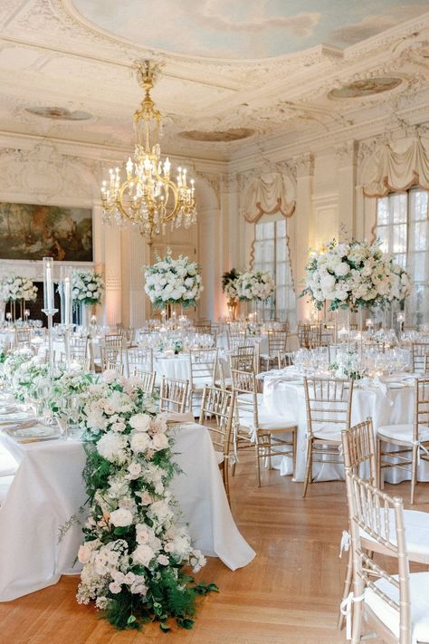 Newport Mansion Spring Wedding - By Halie Wedding Photography Rosecliff Wedding, Luxury Event Decor, Rosecliff Mansion, Palace Wedding, British Wedding, Newport Wedding, Elegant Wedding Reception, England Wedding, Luxury Event