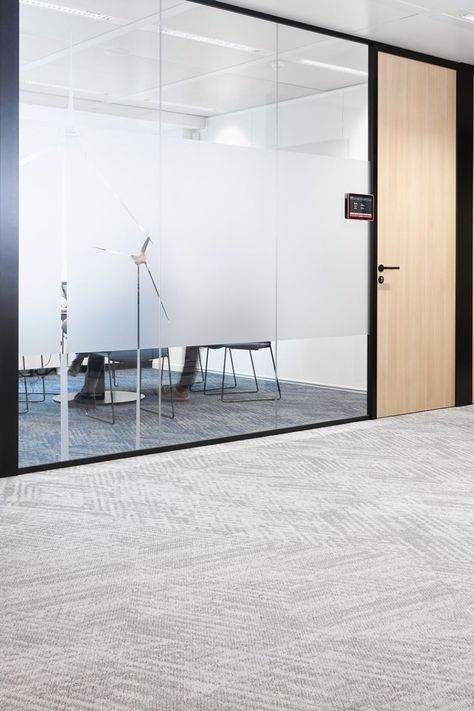 Individual Office Design, Modern Office Flooring Ideas, Open Space Office Design Ideas, Office Openspace Interior Design, Open Plan Office Ideas, Commercial Office Doors, Office Flooring Ideas Commercial, Staff Office Design, Carpet Office Design