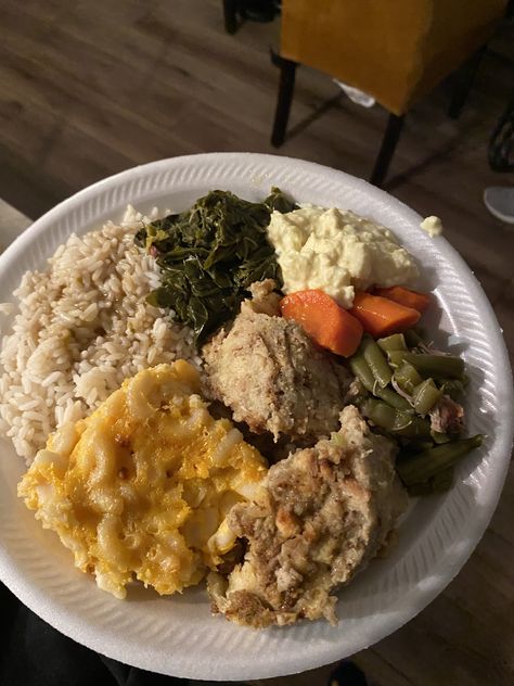 Thanksgiving Plates Soul Food, Thanksgiving Plates Food, Thanksgiving Dinner Plate, Thanksgiving Plate, Cooking Thanksgiving Dinner, Thanksgiving Aesthetic, Turkey Plates, Giving Plate, Thanksgiving Plates