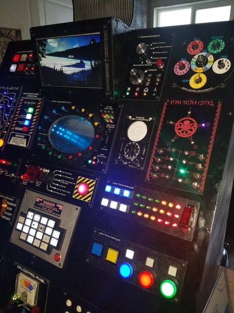 Spaceship Decor, Movie Night Decorations, Tech Room, Alien Ship, Spaceship Interior, Retro Gadgets, Control Panels, Spaceship Design, Rocket Ship