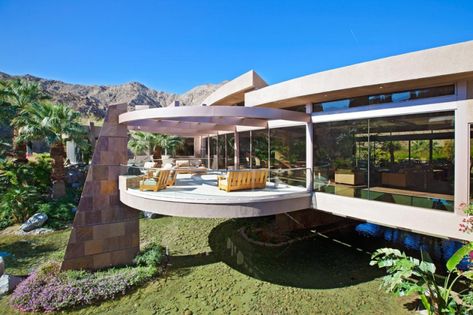 Modern Desert Mansion, Desert Mansion, Mansion Homes, Modern Desert, Mega Mansions, California Living, Mid Century Architecture, 아파트 인테리어, Modern Mansion