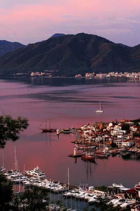 Top Destinations in Turkey Marmaris Beach, Places To Visit In Turkey, Turkish Riviera, Marmaris Turkey, Turkey Travel Guide, Mountain Backdrop, Best All Inclusive Resorts, Beach Clubs, Beach Getaway