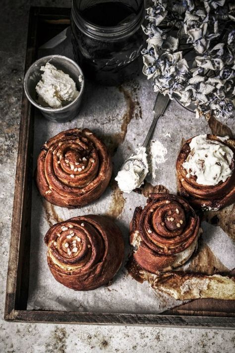 pretzel cinnamon rolls from izy hossacks from top with cinnamon - twigg studios Cinnamon Rolls, Buns, Twigg Studios, Moody Food Photography, Food Photography Inspiration, English Breakfast, Cinnamon Roll, Brunch Recipes, Food Photo