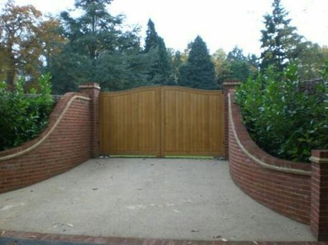 Brick And Fence Garden Wall, Brick Wall Driveway Entrance, In And Out Driveway Ideas, Cottage Gates Driveway, Driveway Privacy Gate, Gated Entrance Driveway, Brick Wall Entryway, Driveway Wall Ideas, Entry Gates Ideas Driveway Entrance