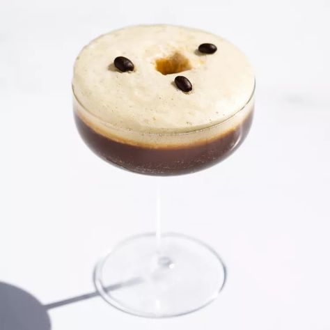 Soufflé Espresso Martini Recipe Mocktail Drinks, Espresso Martini Recipe, Ice Cream Drinks, Homemade Liquor, Souffle Recipes, Italian Soda, Chocolate Souffle, Cocktail And Mocktail, Ice Cream Floats