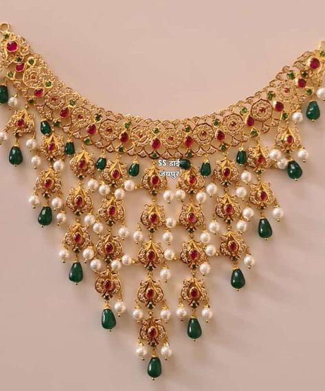 Rajasthani Necklace Designs, Rajasthani Jewellery, Ruby Necklace Designs, Wedding Jewellery Designs, Unique Wedding Jewelry, Rajputi Jewellery, Beautiful Bridal Jewelry, New Gold Jewellery Designs, Online Gold Jewellery