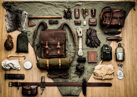 Survival Astetic, Dnd Kit, Survivalist Aesthetic, Survival Character, Fantasy Traveler, Survival Aesthetic, Survival Outfit, Pubs In London, Survival Pack