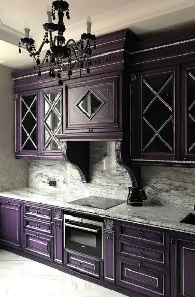 Purple Home Interior Design, Black And Purple House Interior Design, Dark Purple Cabinets Kitchen, Dark Purple Kitchen Cabinets, Green And Purple Kitchen, Purple House Interior Ideas, Dark Purple Kitchen, Purple Kitchen Ideas, Purple Kitchen Designs