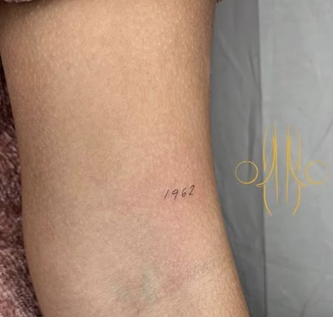 Fine Line Birth Year Tattoo, Delicate Number Tattoo, Dainty Sunset Tattoo, Microtattoo For Women, Year Tattoo Number, Discrete Tattoo, Unique Minimalist Tattoo, 333 Tattoo, Energy Tattoo