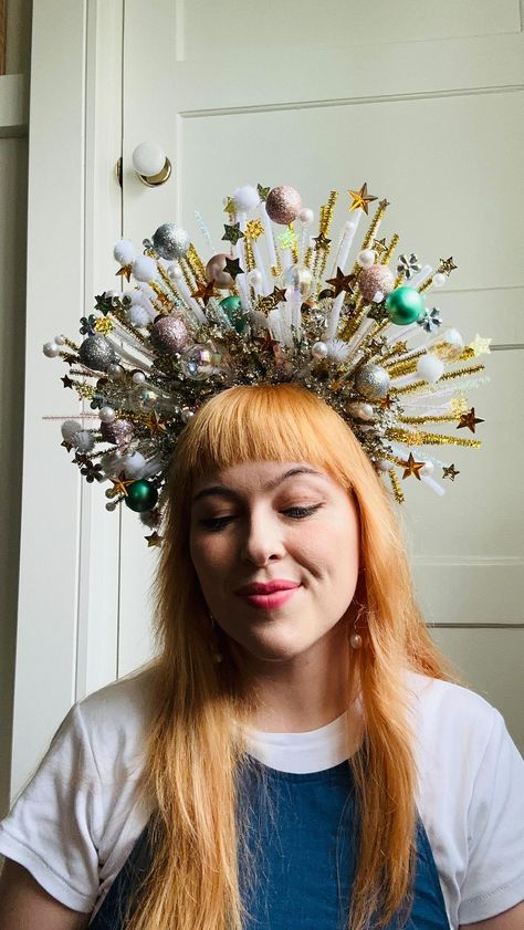 Don’t despair if you missed bad art night last week! DIY a pipe cleaner crown for your head and dazzle at your next zoom meeting 💐✨ #diy… | Instagram Diy Christmas Crown, Diy Headpiece Costume, Christmas Crown Diy, Bad Art Night, Pipe Cleaner Crown, Headpieces Diy, Christmas Crowns, Rachel Burke, Christmas Crown