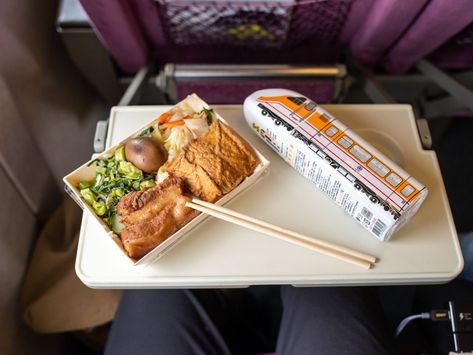 Bento Boxes Are a Taiwanese Train Tradition - Eater Taiwanese Sausage, Train Food, Soy Sauce Marinade, Meal Train Recipes, Taiwan Food, Pork Cutlets, Japanese Bento, Marinated Pork, Train Stations