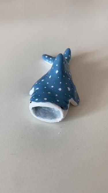 Shark Sculpture, Shark Craft, Sculpture Art Clay, Pinterest Diy Crafts, Clay Diy Projects, Clay Crafts Air Dry, Cardboard Art, Fun Easy Crafts, Ceramics Pottery Art