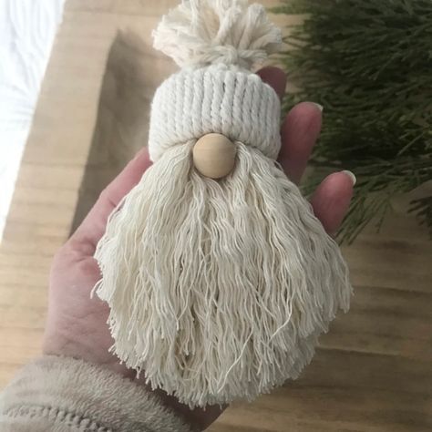 The ultimate guide to making easy macrame gnomes (free pattern) - Cuckoo4Design Gnome Christmas Ornament Diy, Macrame Christmas Gnomes Diy, Gnome Christmas Ornaments Free Pattern, Macrame Gnome Pattern, Macrame Gnome Ornament Tutorial, Diy Holiday Gnomes, Nome Ornaments, Easy Macrame Gnomes, Diy Yarn Gnomes Ornaments