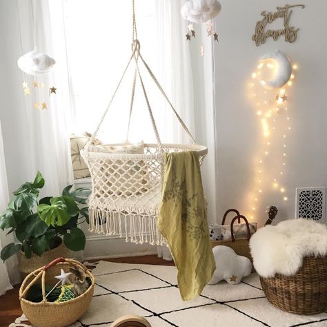 Small Spaces Apartment, Hanging Bassinet, Baby Nursery Ideas, Baby Crib Diy, Tiny Nursery, Small Space Nursery, Hanging Crib, Baby Nursery Diy, Diy Crib