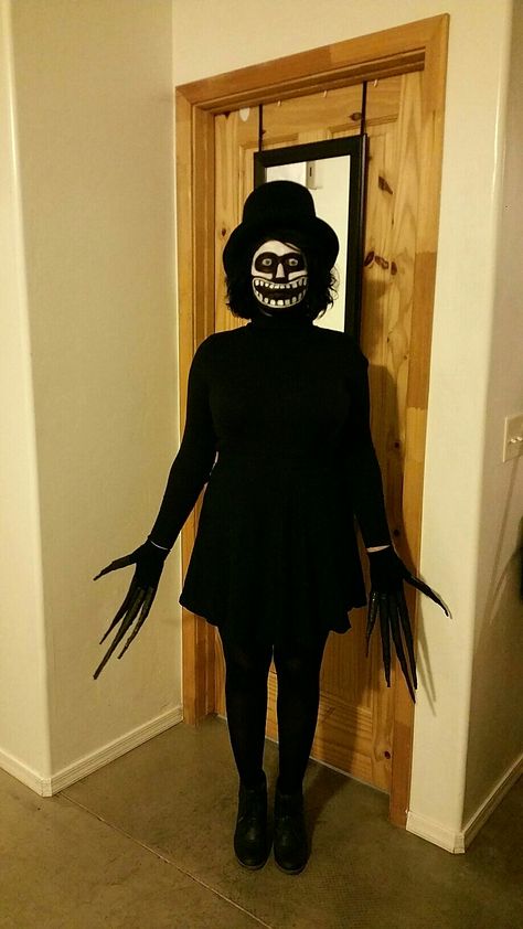 Girl Babadook Diy Babadook Costume, Scariest Costumes Ever, Babadook Halloween Costumes, Women Scary Costume, Creepy Halloween Ideas Costumes, Actual Scary Halloween Costumes, Halloween Costume Women Scary, Diy Halloween Scary Costumes, Diy Pinhead Costume