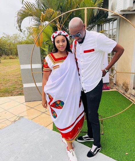 Xitsonga Traditional Attire, Zulu Outfits, Lobola Celebration, Tsonga Traditional Attire, Tradional Wear, Wedding Core, Zulu Traditional Wedding, African Weddings, African Traditional Wear