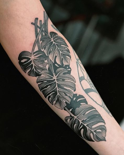 Monstera Deliciosa Tattoo, Plant Tattoo Sleeve, Plant Sleeve Tattoo, Monstera Plant Tattoo, Plant Tattoo Ideas, Botanical Tattoo Sleeve, Empowerment Tattoo, Plant Sleeve, Men Flower Tattoo