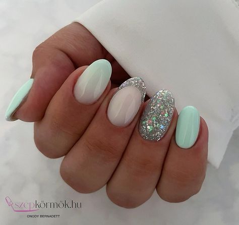 Nails Mint Green, Calgel Nails, Glitter Acrylic Nails, Acrylic Nails Ideas, Mint Green Nails, Cruise Nails, Mint Nails, Spring Acrylic Nails, Elegant Nail Designs