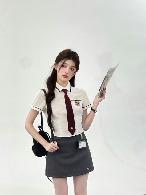 Korean Highschool Uniforms, Korean Uniform School, American School Uniforms, Korean Uniform, School Uniform Design, Uniform Fits, Rich School, British Uniforms, Simple Casual Outfits