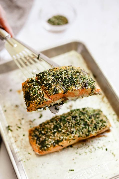 Furikake Salmon is a tender, flavorful salmon recipe made with Kewpie mayo, soy sauce, garlic powder, and furikake. This umami-packed salmon dish is ready in less than 15 minutes with minimal cleanup. Serve furikake salmon with Japanese rice and a vegetable for a well-rounded weeknight meal. Best Sides For Salmon, Sides For Salmon, Hawaii Recipe, Furikake Salmon, Seafood Ideas, Side Dishes For Salmon, Best Sides, Kewpie Mayo, Salmon Soy Sauce